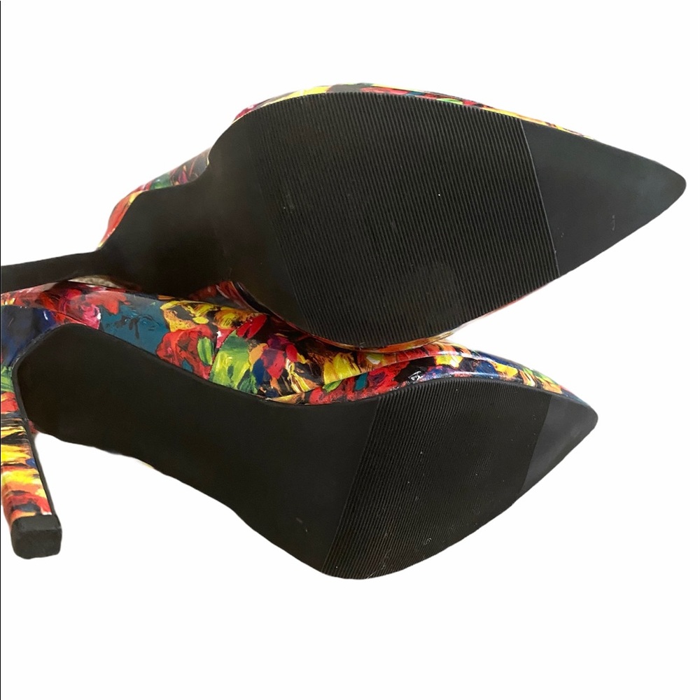 Floral Heels - Picture 2 of 3